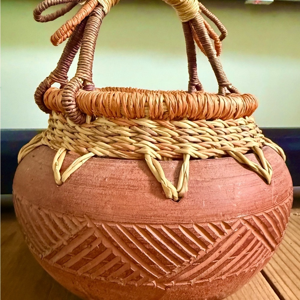 🇨🇱 Chilean Woven Terracotta- Pot